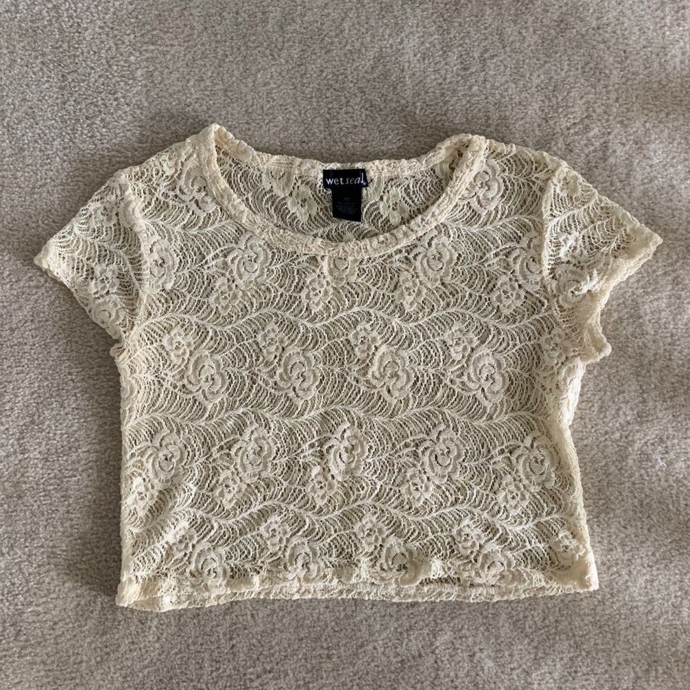 🔴NWOT lace crop top
